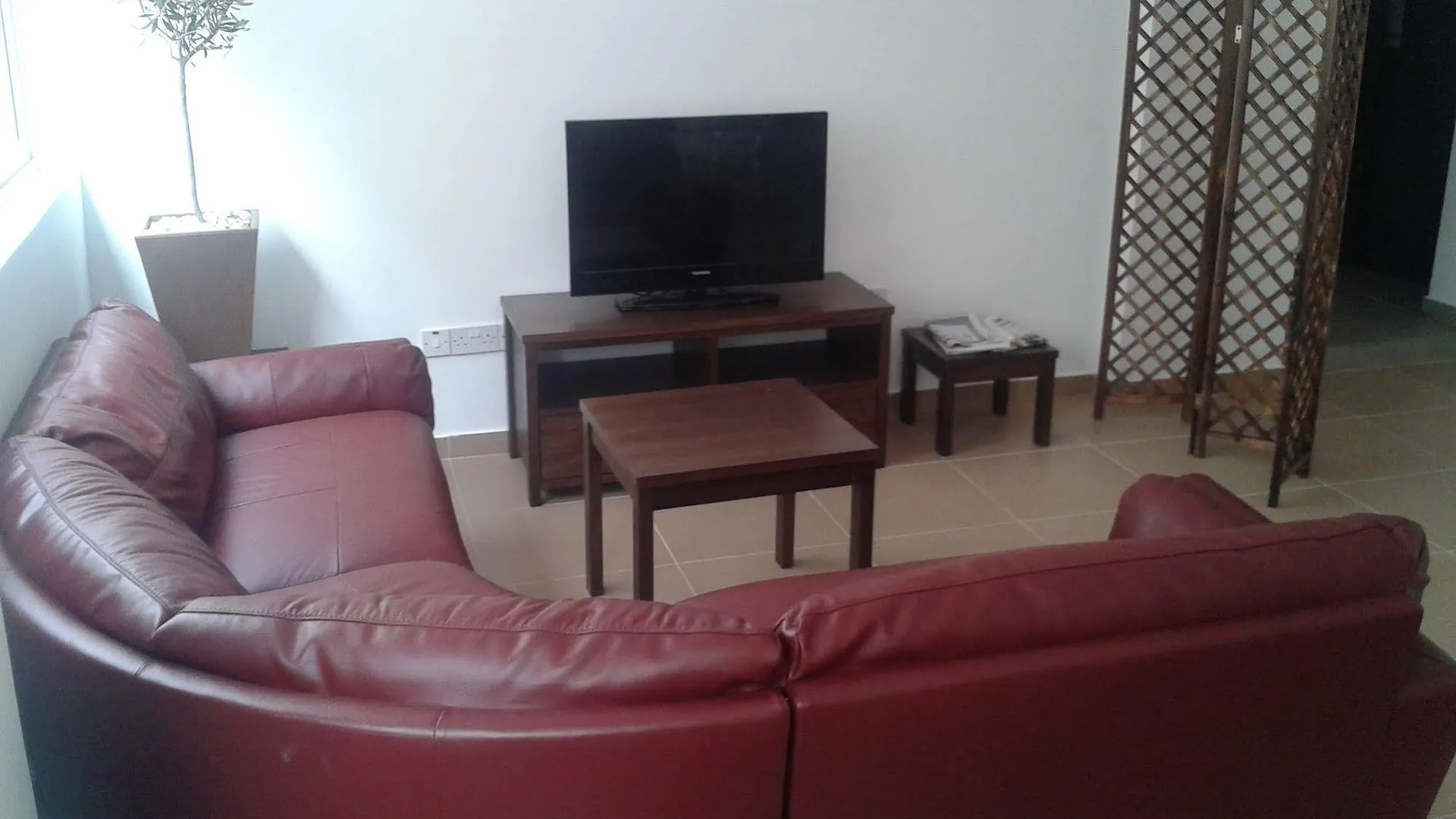 לרנקה Palm Sea Beach Hotel Apartments