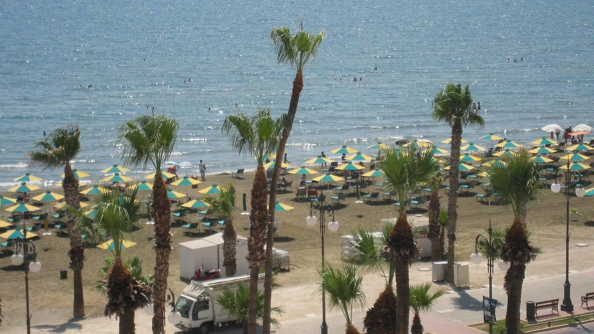 לרנקה Palm Sea Beach Hotel Apartments