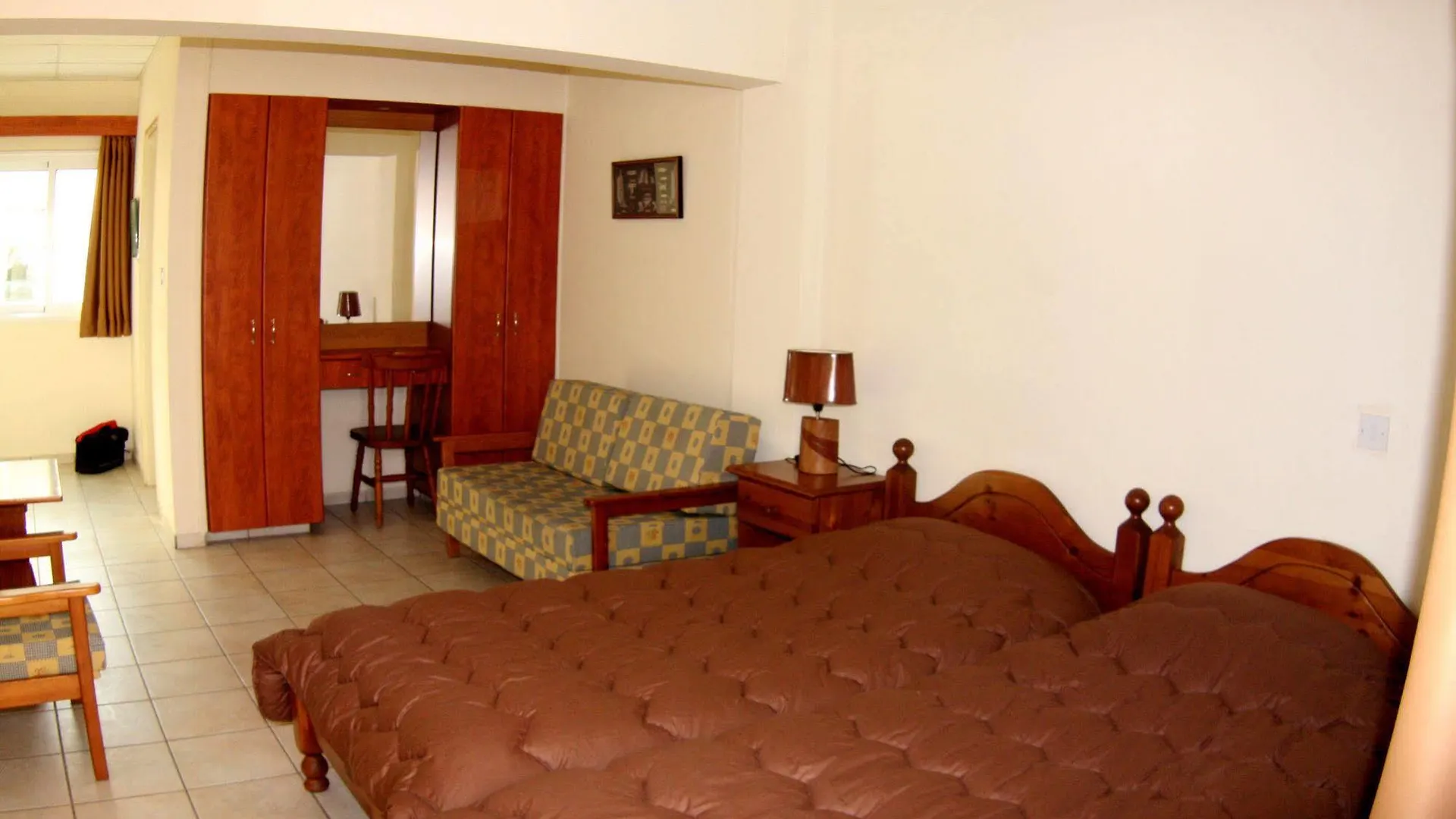 לרנקה Palm Sea Beach Hotel Apartments